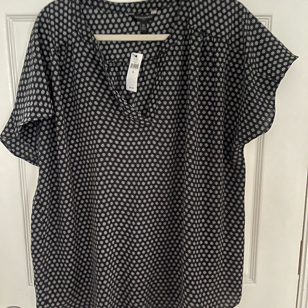 Banana Republic Black and White Short Sleeve Blouse NWT